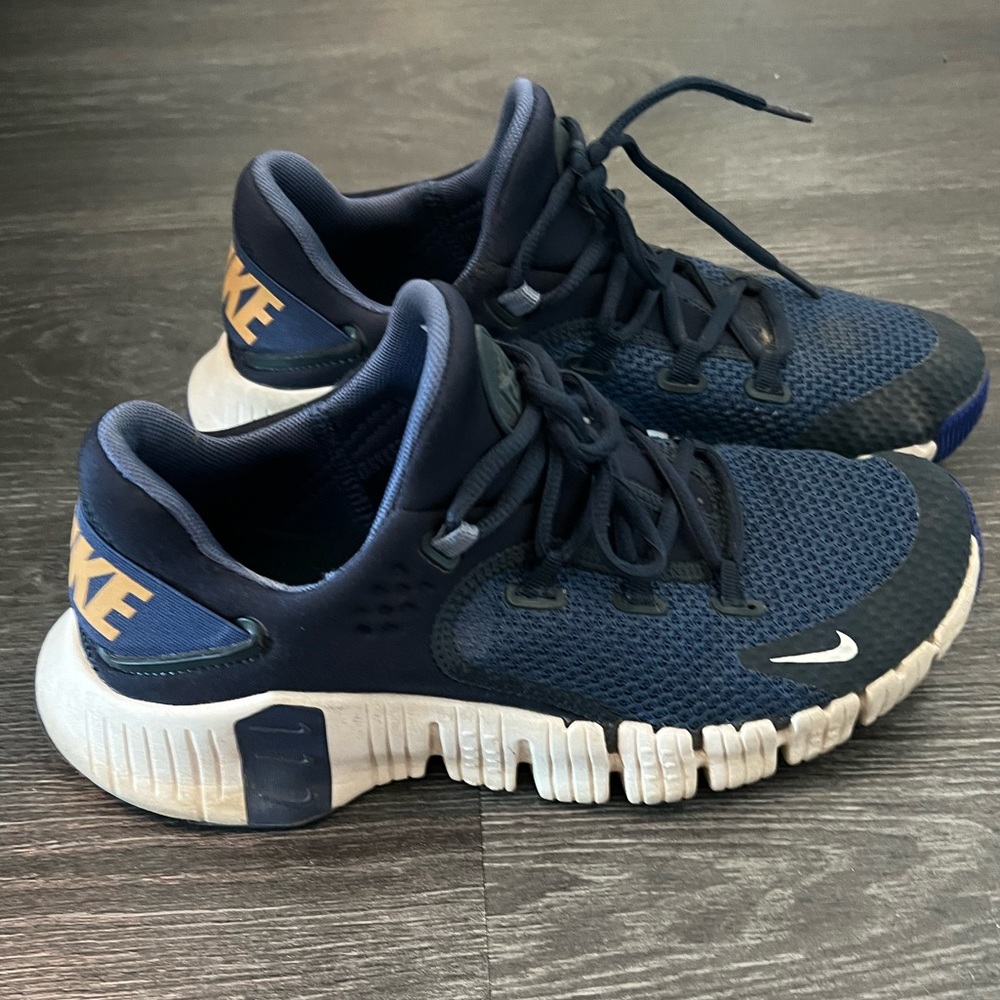 Women’s Nike Metcon Sneakers